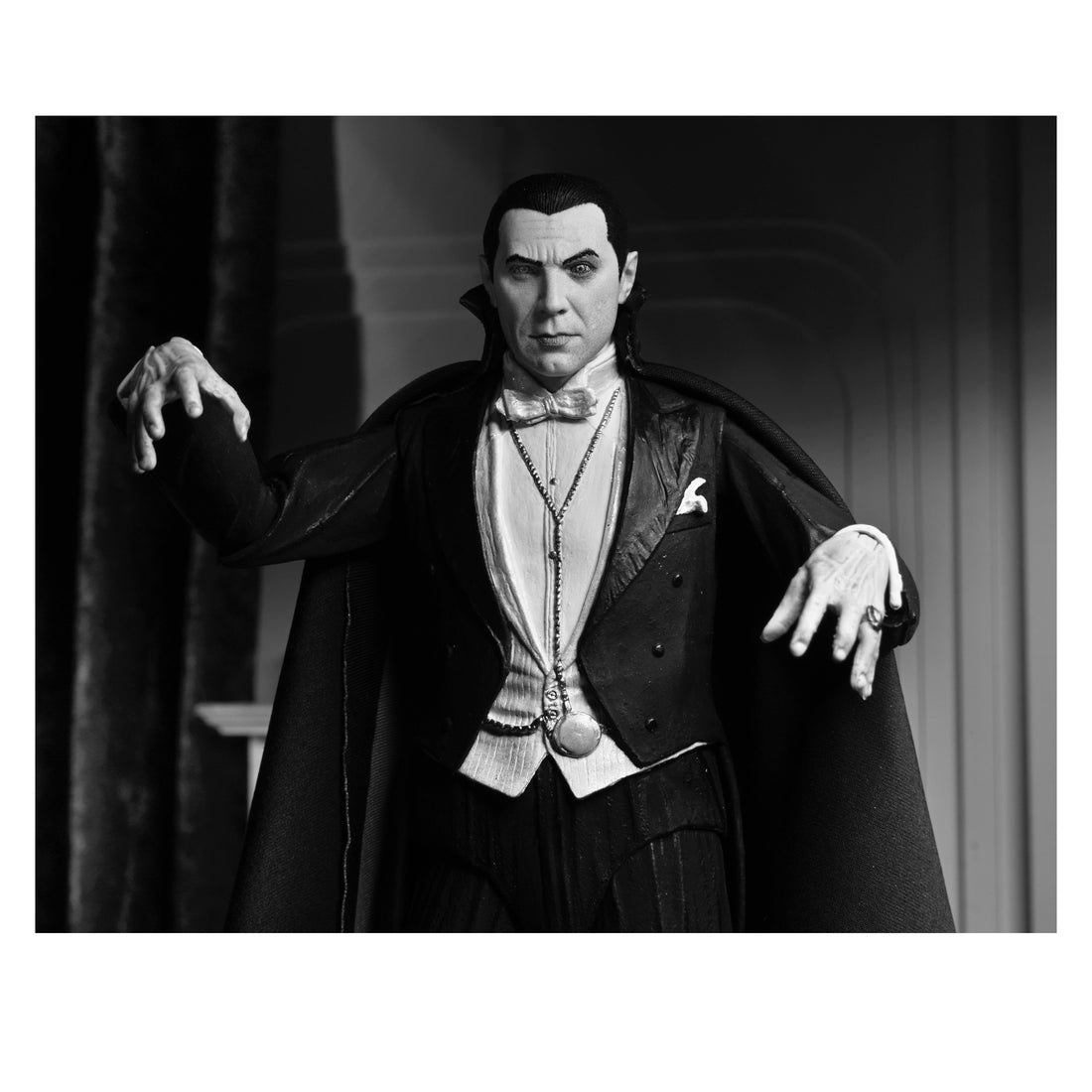 Neca Dracula B/W (Bella Lugosi) 7" Scale Ultimate Action Figure